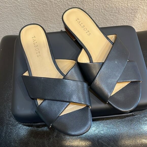 Talbots Black Leather Criss Cross Flat Slide Sandal Size 7 - Picture 1 of 7